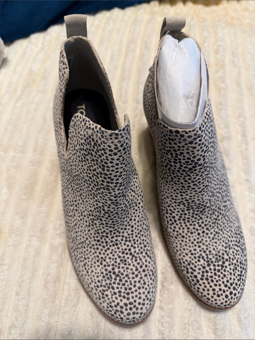 Toms Speckled Suede Chelsea Booties - Light Gray with Black Spots